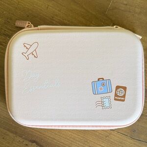 Travel Essentials Zip Pouch - Cream & Light Blue